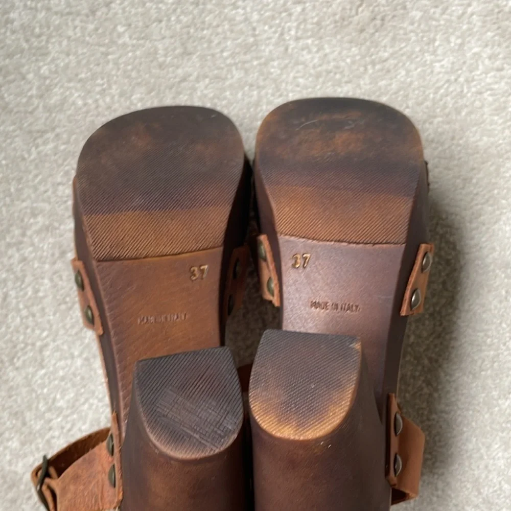 🚁 Italian made clog sandals: